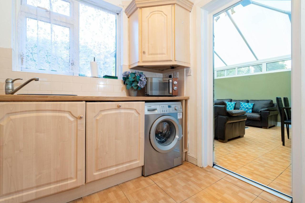 Large 4 Bedroom House - Top Rated - Off-Street Parking - Garden - Sleeps 9 - Contractors - Groups - Pool Table Northfield Esterno foto